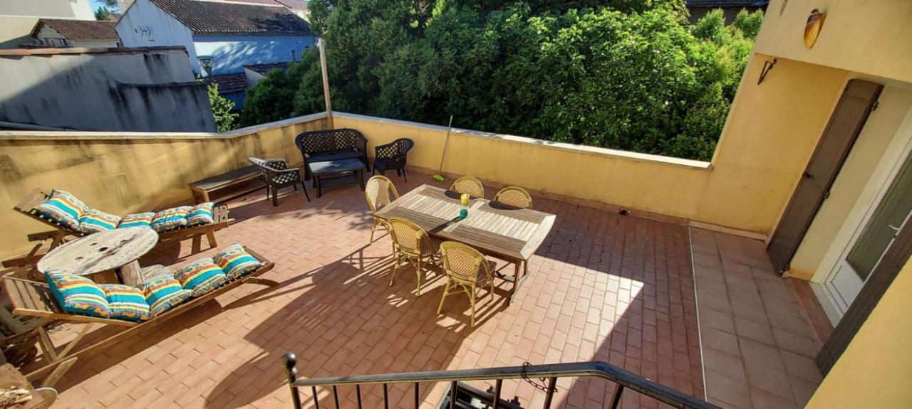 사리앙 Chambre Avec Terrasse 아파트 외부 사진